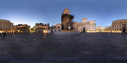 Lecce panoramica a 360° di Piazza Duomo e del barocco leccese